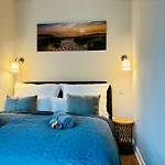 Aycatcherhomes - Wega Boutique 2br Old Town *